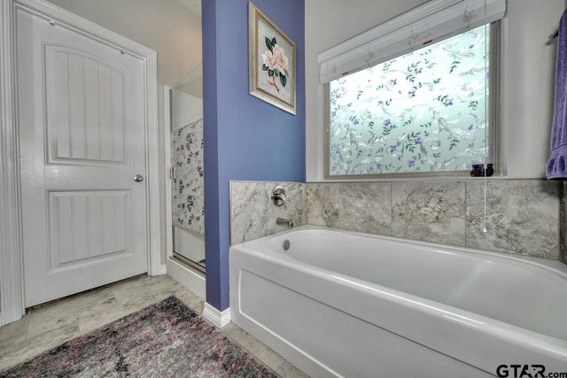 312 Kingdom Blvd, Lindale, TX 75771