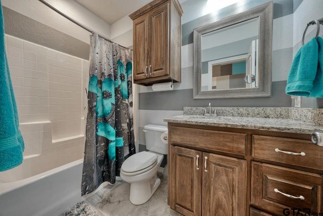 312 Kingdom Blvd, Lindale, TX 75771