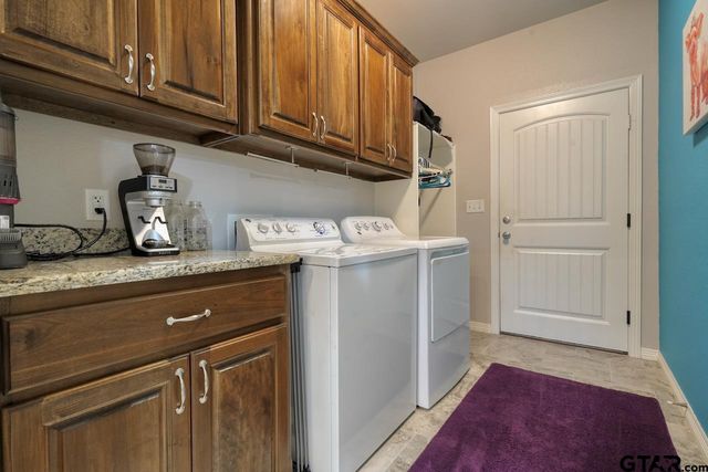 312 Kingdom Blvd, Lindale, TX 75771