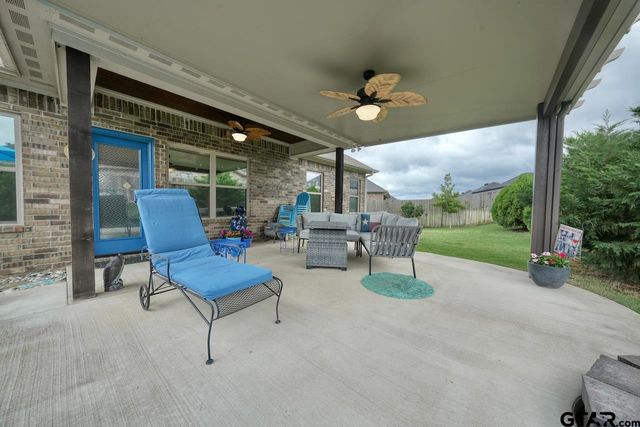 312 Kingdom Blvd, Lindale, TX 75771