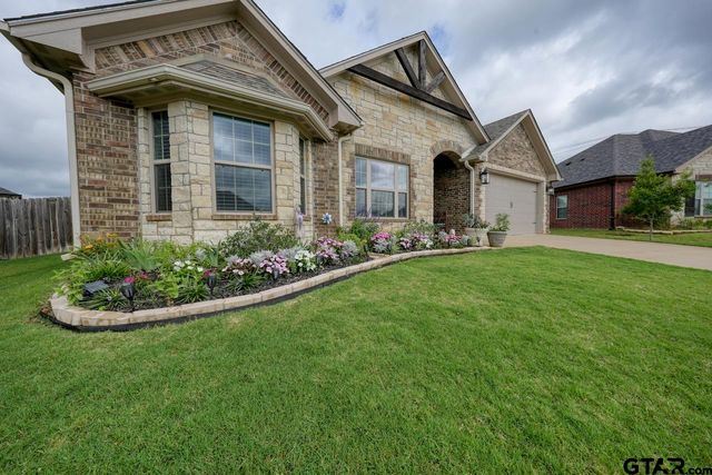 312 Kingdom Blvd, Lindale, TX 75771