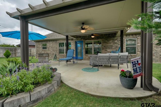312 Kingdom Blvd, Lindale, TX 75771
