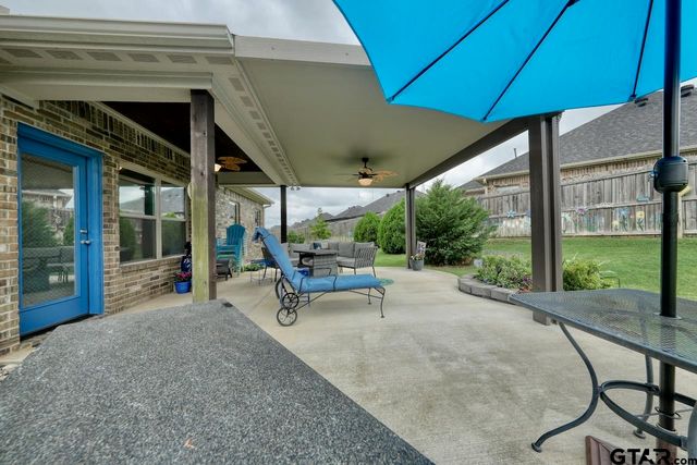 312 Kingdom Blvd, Lindale, TX 75771