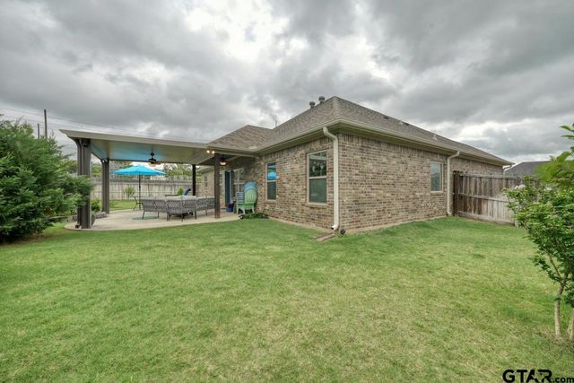 312 Kingdom Blvd, Lindale, TX 75771