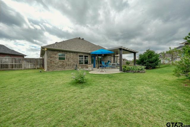 312 Kingdom Blvd, Lindale, TX 75771