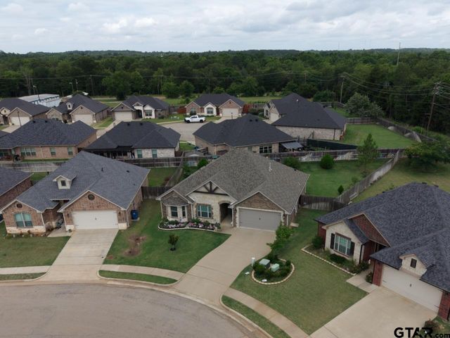 312 Kingdom Blvd, Lindale, TX 75771