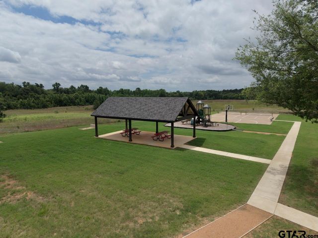 312 Kingdom Blvd, Lindale, TX 75771