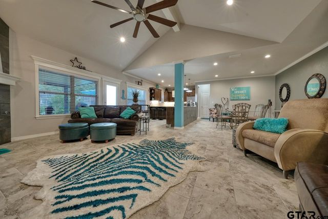 312 Kingdom Blvd, Lindale, TX 75771