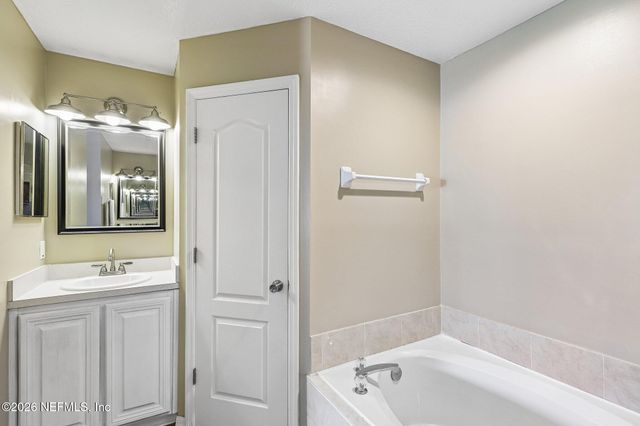 3178 WAVERING Lane, Middleburg, FL 32068