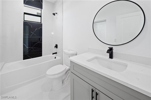 2458 NW 9th TER, Cape Coral, FL 33993