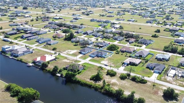 2458 NW 9th TER, Cape Coral, FL 33993