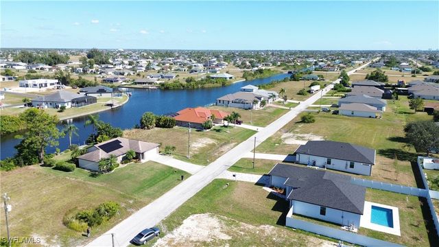 2458 NW 9th TER, Cape Coral, FL 33993