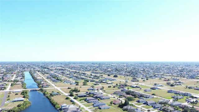 2458 NW 9th TER, Cape Coral, FL 33993