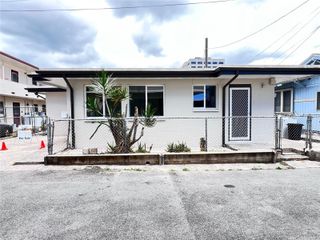 1643C Liliha Street, Honolulu, HI 96817