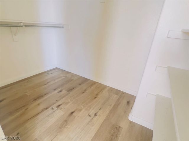 7941 BLUE BROOK Drive, Las Vegas, NV 89147