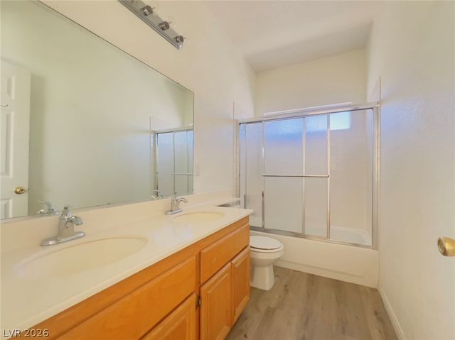 7941 BLUE BROOK Drive, Las Vegas, NV 89147