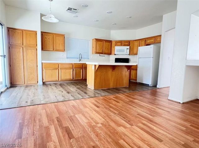 7941 BLUE BROOK Drive, Las Vegas, NV 89147