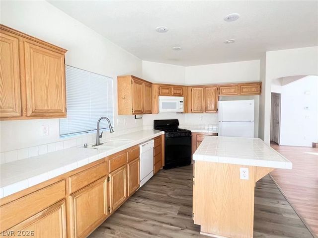 7941 BLUE BROOK Drive, Las Vegas, NV 89147