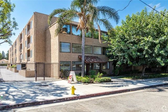 19050 Sherman, Reseda, CA 91335