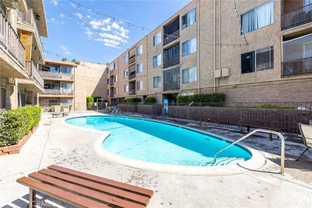 19050 Sherman, Reseda, CA 91335