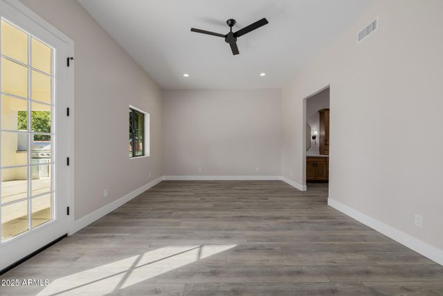 8451 W DALEY Lane, Peoria, AZ 85383