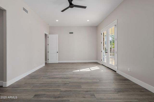 8451 W DALEY Lane, Peoria, AZ 85383