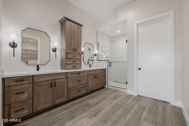 8451 W DALEY Lane, Peoria, AZ 85383