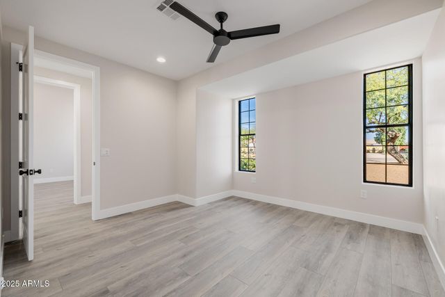 8451 W DALEY Lane, Peoria, AZ 85383