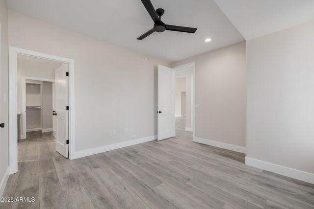 8451 W DALEY Lane, Peoria, AZ 85383