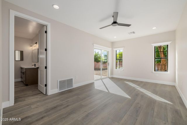 8451 W DALEY Lane, Peoria, AZ 85383