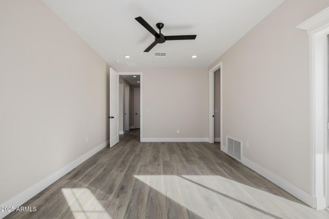 8451 W DALEY Lane, Peoria, AZ 85383