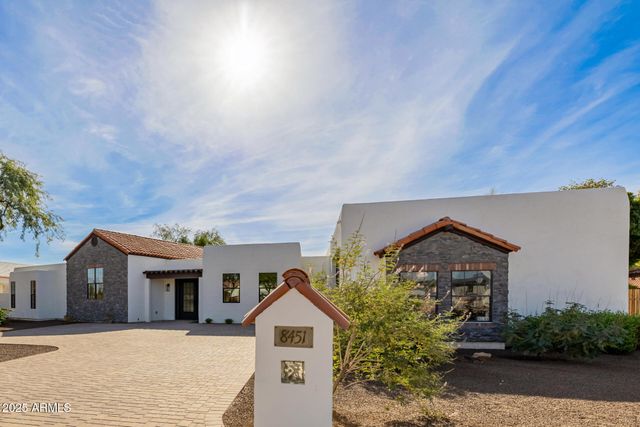 8451 W DALEY Lane, Peoria, AZ 85383