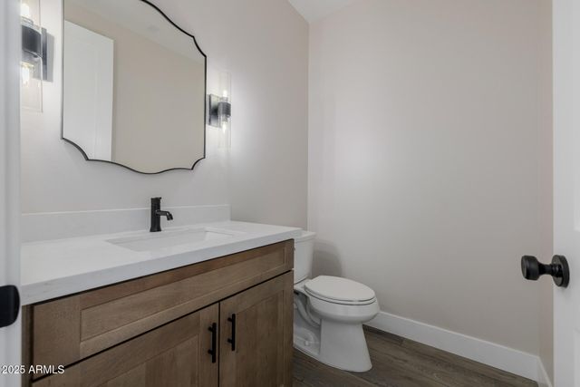 8451 W DALEY Lane, Peoria, AZ 85383