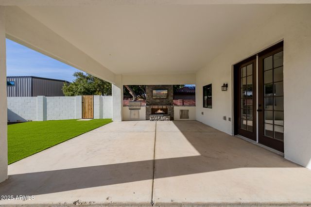 8451 W DALEY Lane, Peoria, AZ 85383