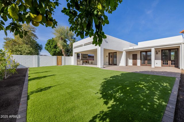 8451 W DALEY Lane, Peoria, AZ 85383