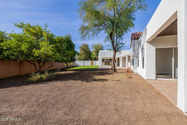 8451 W DALEY Lane, Peoria, AZ 85383