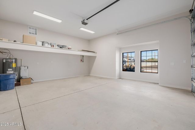 8451 W DALEY Lane, Peoria, AZ 85383