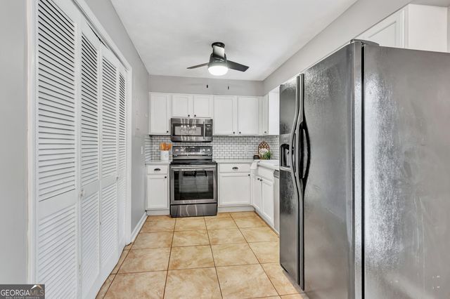 2089 Moore Rd, Moreland, GA 30259