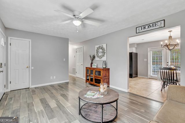 2089 Moore Rd, Moreland, GA 30259