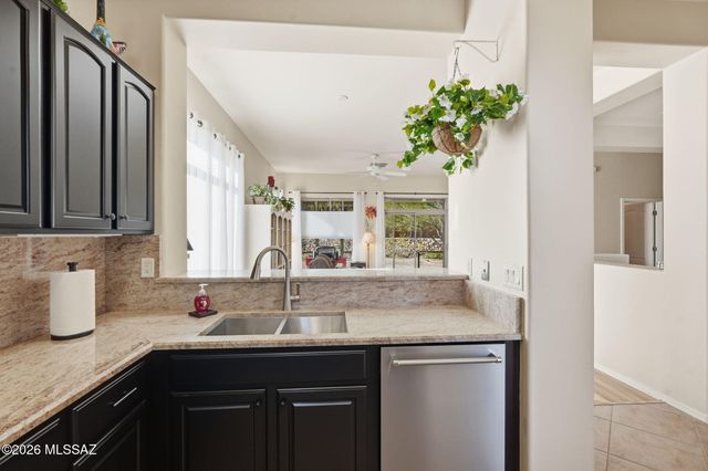 5812 S Azure Vista Way, Green Valley, AZ 85622