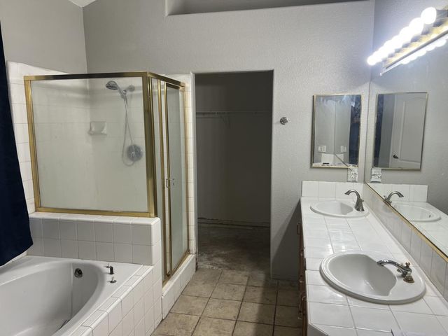 5845 W Decatur Avenue, Fresno, CA 93722