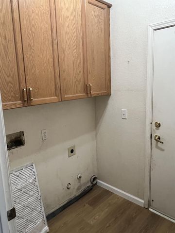 5845 W Decatur Avenue, Fresno, CA 93722