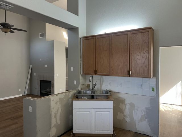 5845 W Decatur Avenue, Fresno, CA 93722
