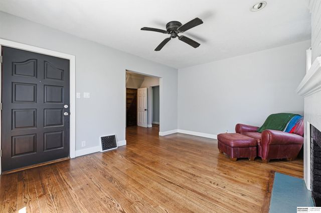 5560 Poppleton Avenue, Omaha, NE 68106