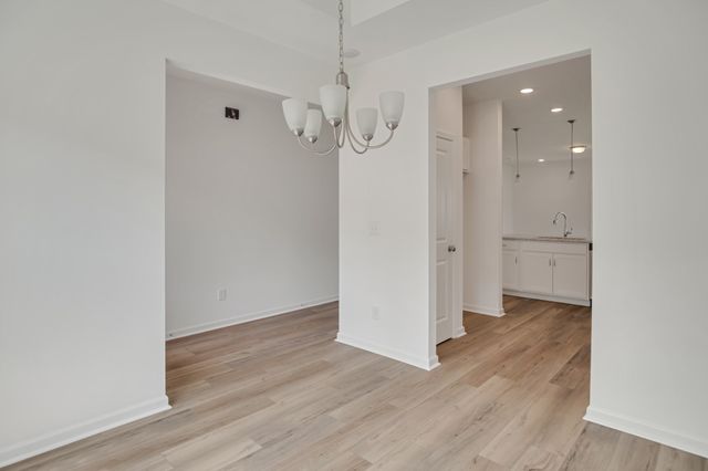 1040 Southerlynn Drive, White House, TN 37188