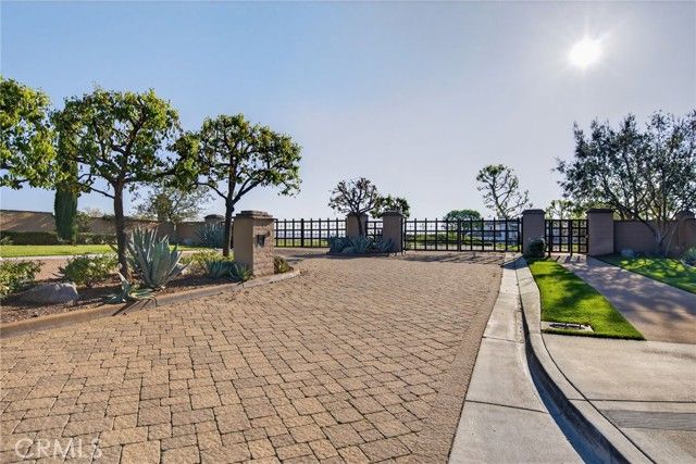 7478 Via Montecito, Riverside, CA 92506