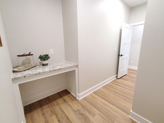 318 W Boxthorn Dr, Andover, KS 67002