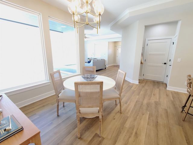 318 W Boxthorn Dr, Andover, KS 67002