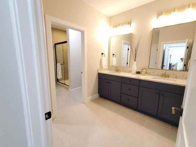 318 W Boxthorn Dr, Andover, KS 67002