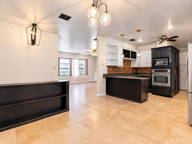 19201 ALICE CIRCLE, Lutz, FL 33558